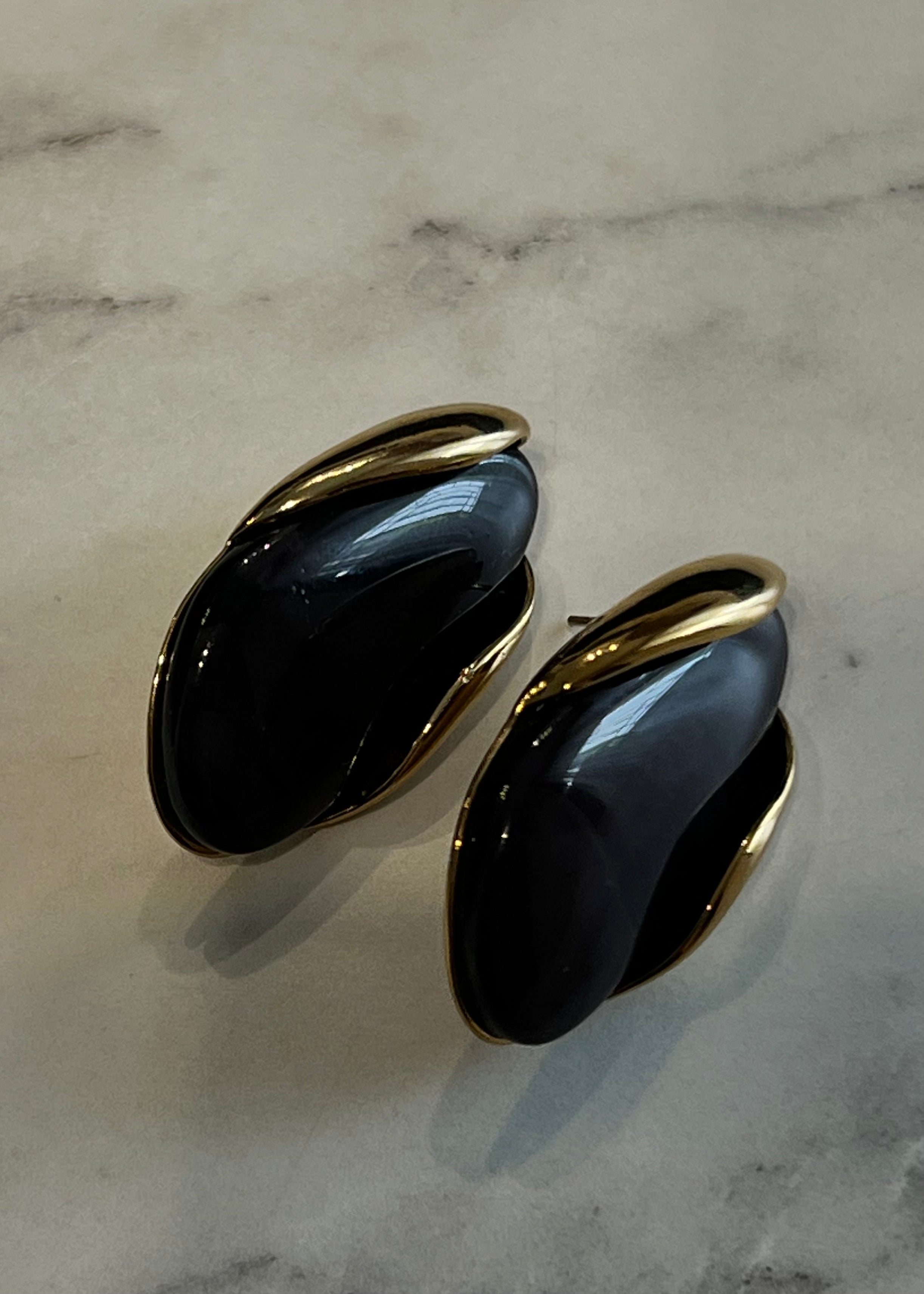 Le Caviar